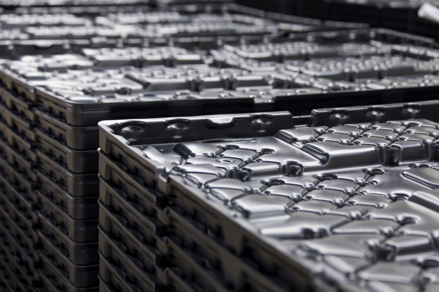 Trays, Zwischenlagen und Spezialpaletten aus Kunststoff